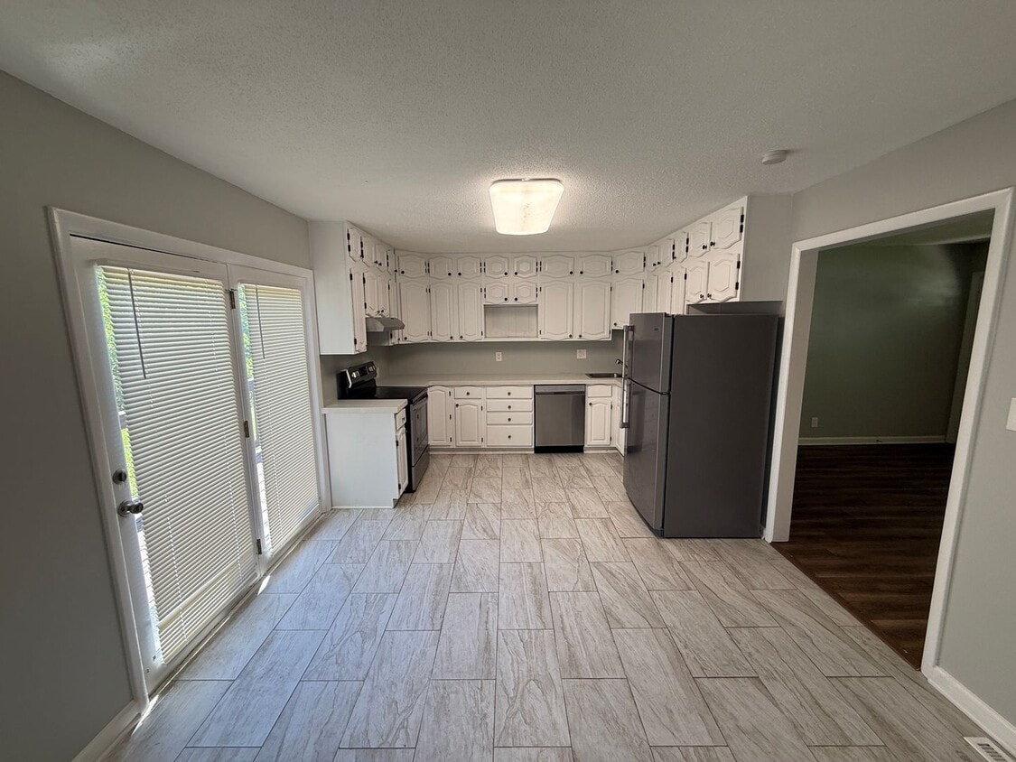 Foto del edificio - 4 BR/2BA| Newly Renovated Single Family Home |  | 1-Car Garage | Basement!