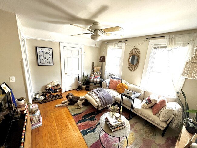Foto del edificio - 511 East Johnson Street, Unit 2