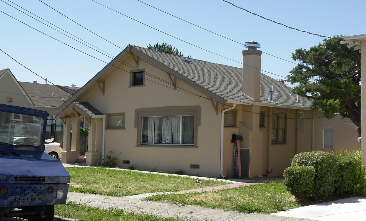 Primary Photo - 6139-6141 Monadnock Way