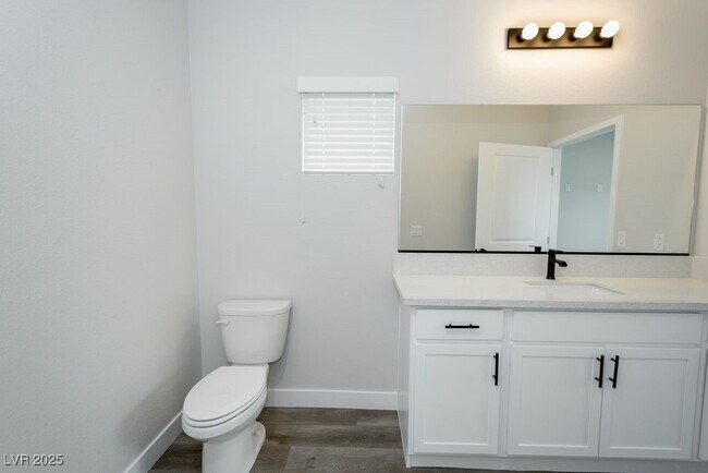 Foto del edificio - 1980 E Ambush St