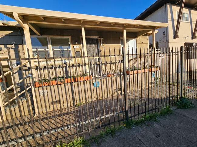 20th Street - 20th Street Apartment