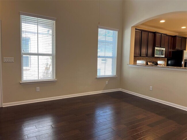 Foto del edificio - 13400 Briarwick Dr