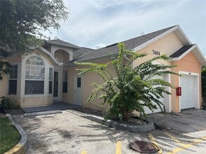 Building Photo - 7404 Lago De Oro