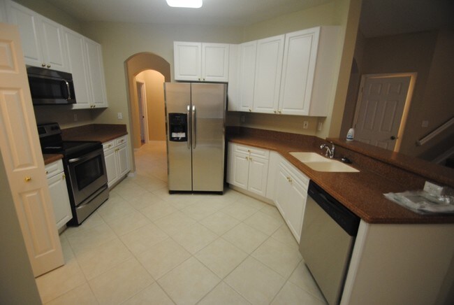 Foto del edificio - 4982 Pebblebrook Ter