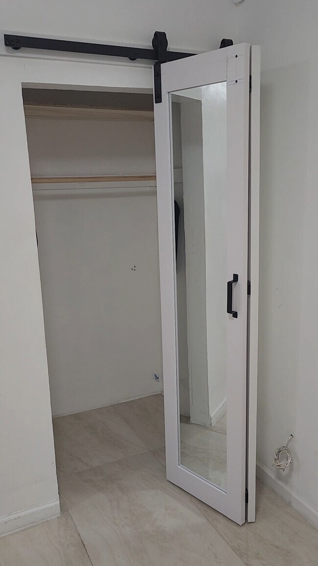 Foto del edificio - 1730 NW 30th St
