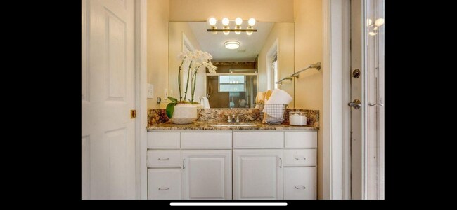 Foto del edificio - 5775 Reynolds Rd