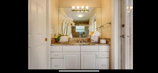 Photo - 5775 Reynolds Rd House