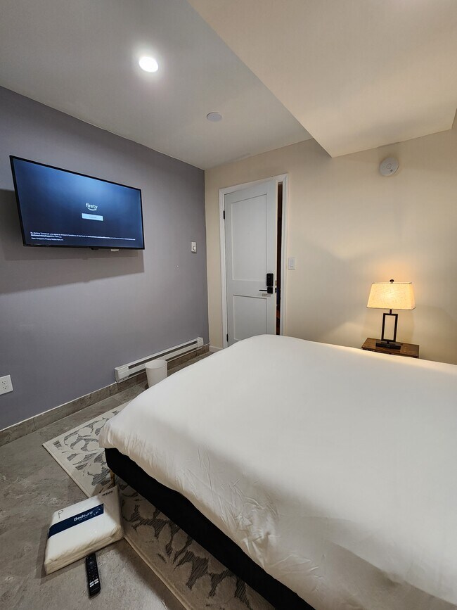 Room 4 - 11922 190th St