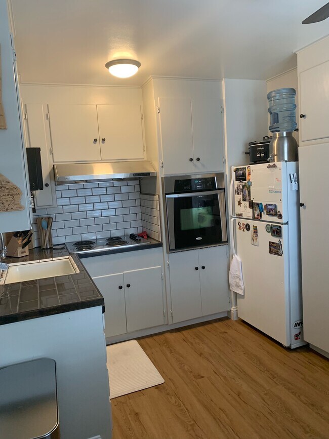Kitchen - 2493 Anna Dr