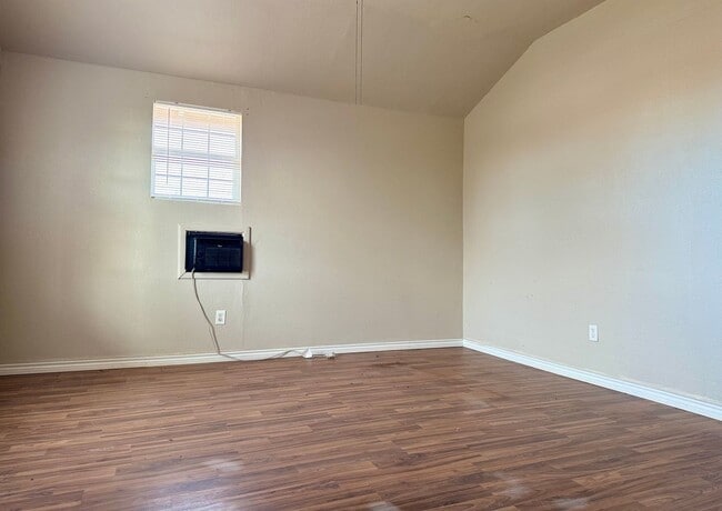 Foto del edificio - For Rent