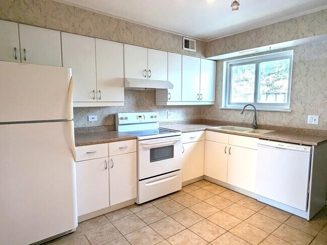 Foto del edificio - 880 S Plum Grove Rd