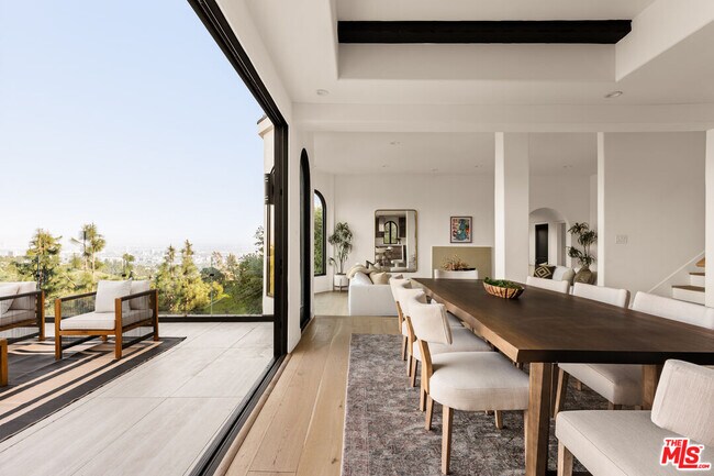 Foto del edificio - 1666 Summitridge Dr