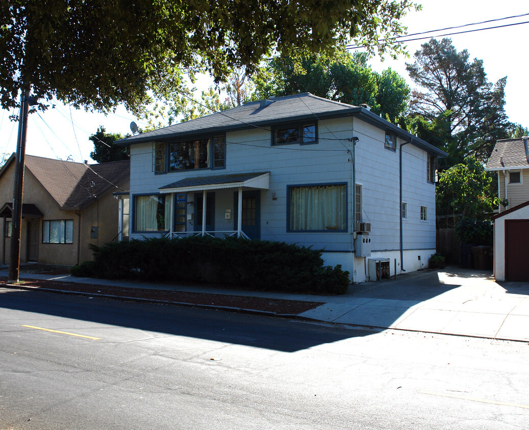 Primary Photo - 704-708 Susana St