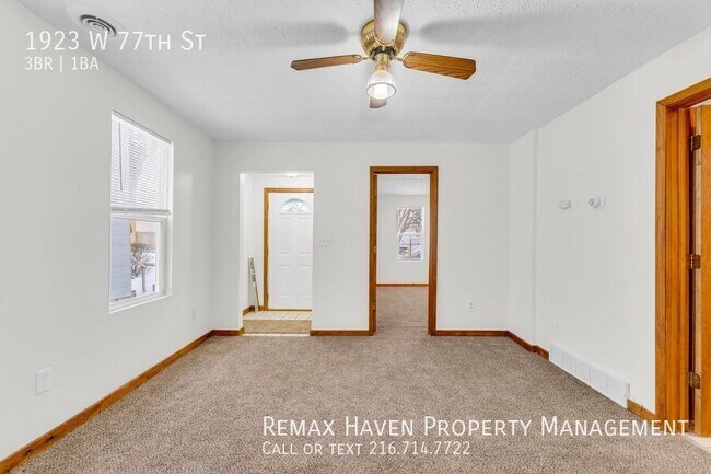 Building Photo - 1923 W 77th St