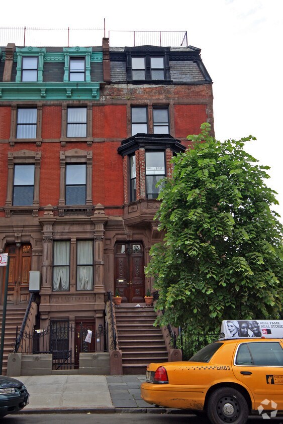 Building Photo - 2101 Fifth Ave