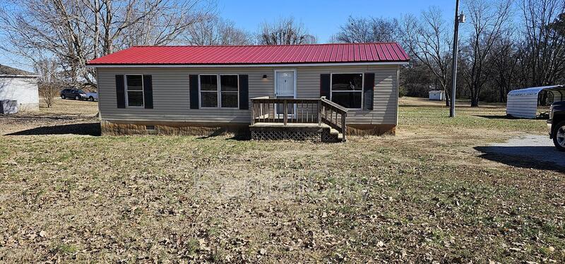 Primary Photo - 122 N West St