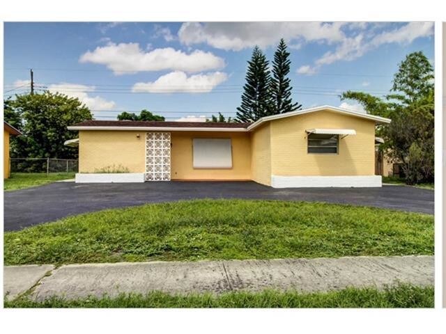 Foto principal - 5911 NW 15th St