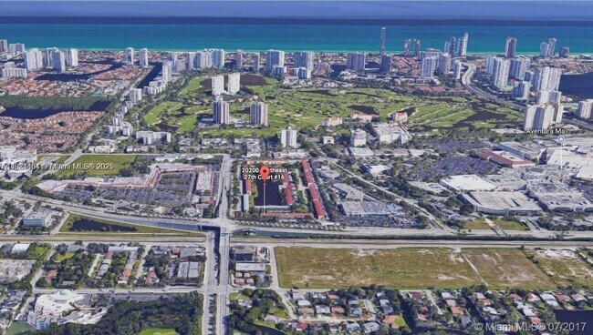 Foto del edificio - 20200 NE 27th Ct