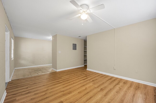 Foto del edificio - 3519 E 1st Ct