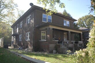 Building Photo - 518 E 1st St