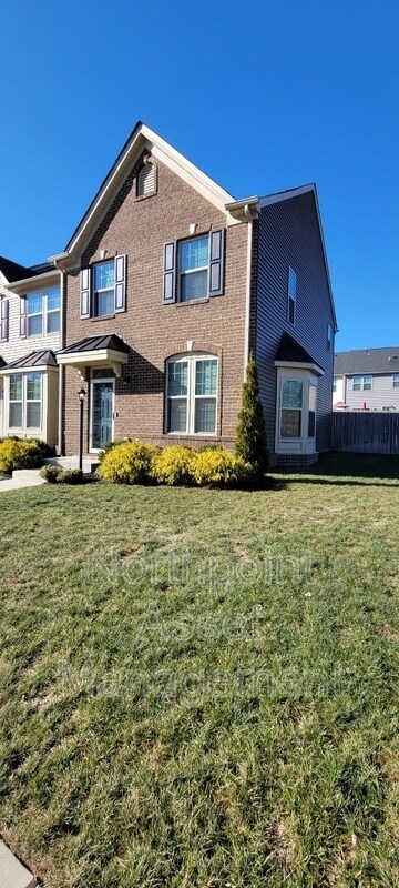 Foto del edificio - 610 Lenten Rose Ln