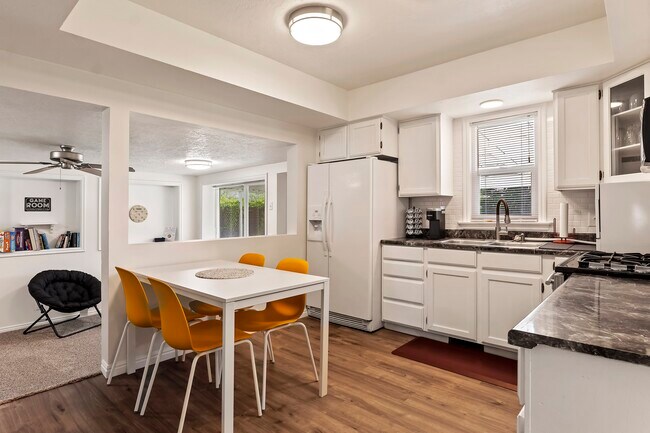 Building Photo - 1305 S 800 W
