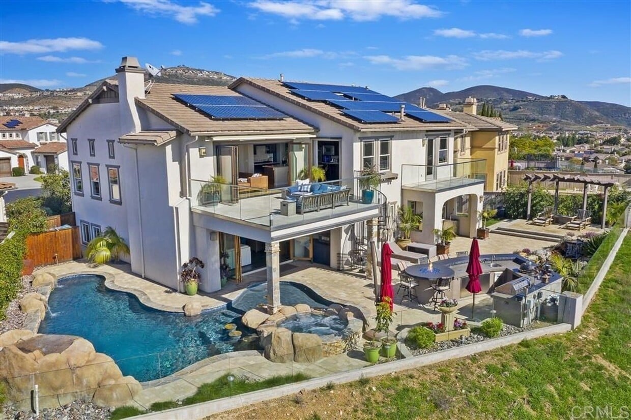 Foto principal - One of Kind Executive Home, Available Augu...