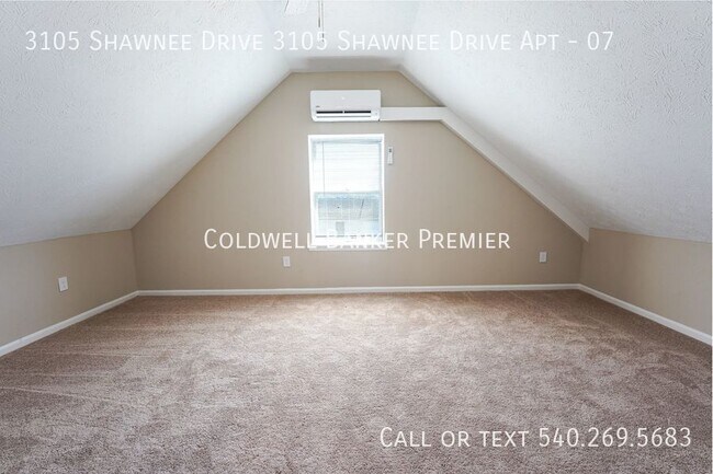 Building Photo - 3105 Shawnee Dr