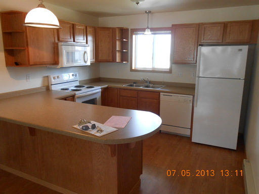 Building Photo - 1610 Cedar Dr NE