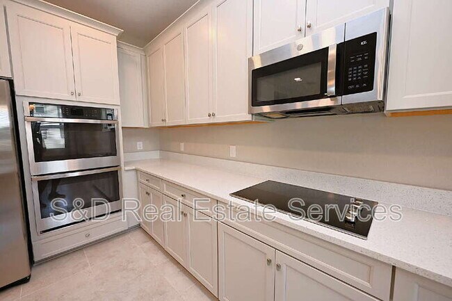 Building Photo - 5507 Freesia Dr