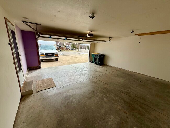 Cochera - 1350 Sunnydale Cir