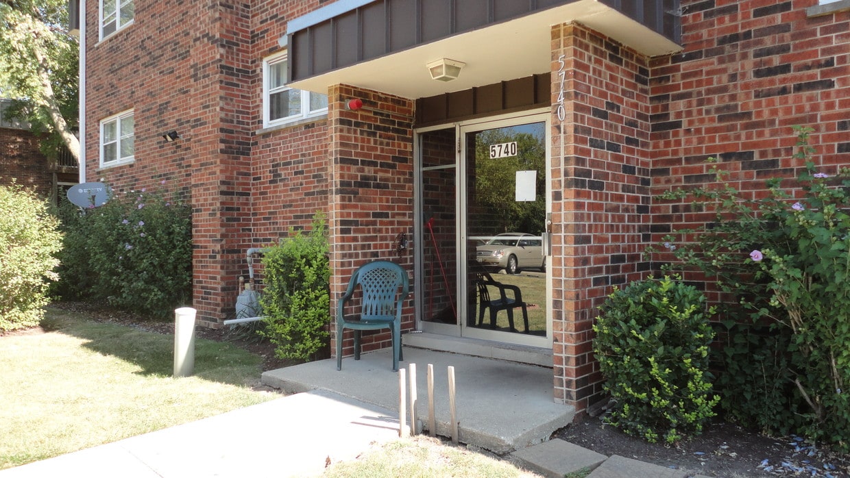 5740 East Ave Unit 5740 East Av Countryside, Countryside, IL 60525