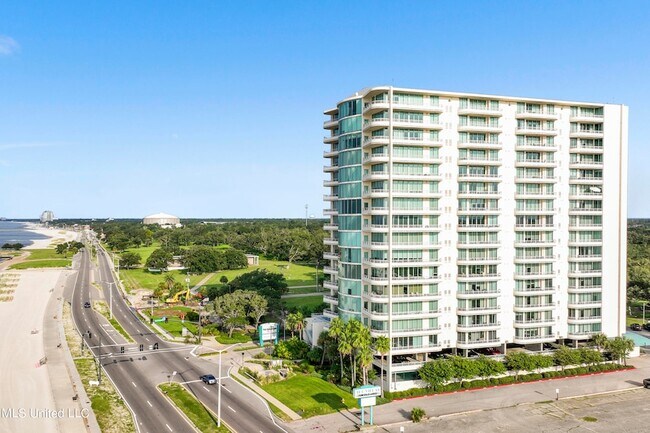 Building Photo - 2060 Beach Blvd