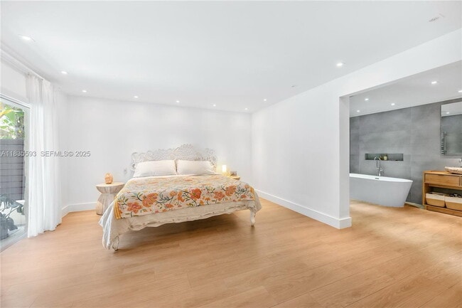 Foto del edificio - 465 NE 112th St