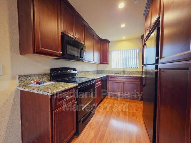 Foto del edificio - 1166 Decker St