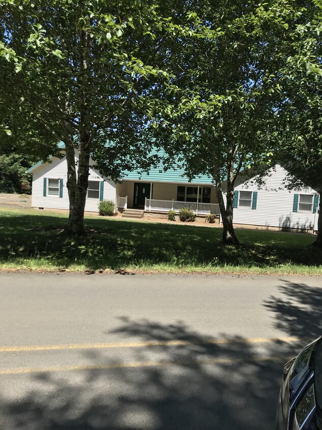 Primary Photo - 384 Hamer Rd