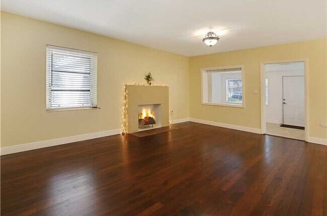 Original Fireplace and Floors - 732 Mendoza Ave