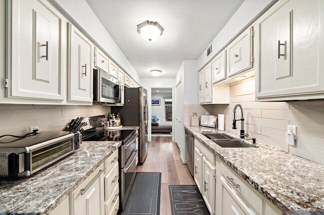 Foto del edificio - 10333 Longmont Dr