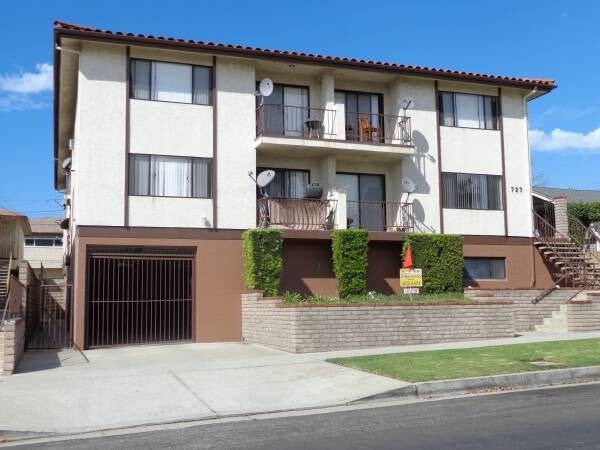 Foto principal - 727 S Alma St