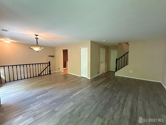 Foto del edificio - 214 Sapphire Ln