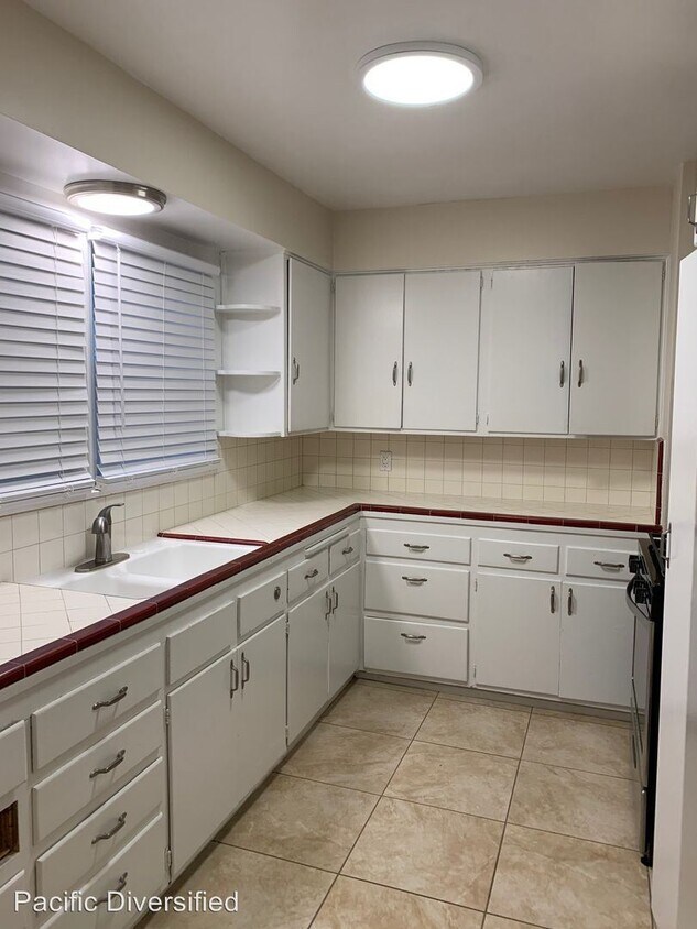 Foto principal - 1056 Euclid Ave