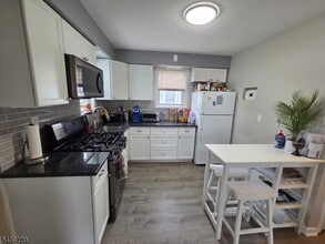 Building Photo - 166 Carmita Ave