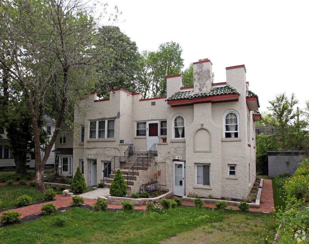 15 Culver Pky, Rochester, NY 14609 Apartments in Rochester, NY