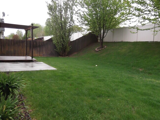 Building Photo - Meridian Home