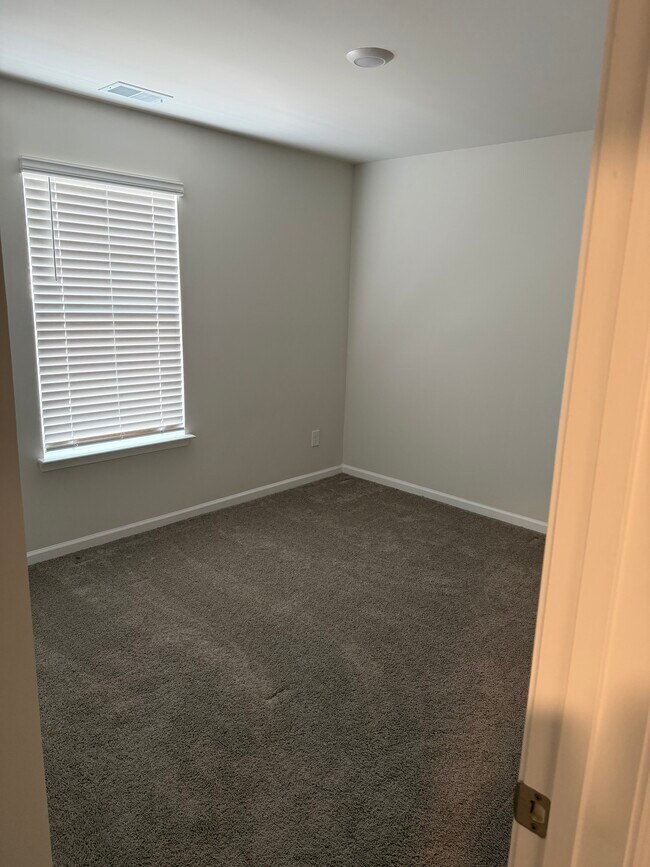 Foto del edificio - 4735 Cockatoo Dr