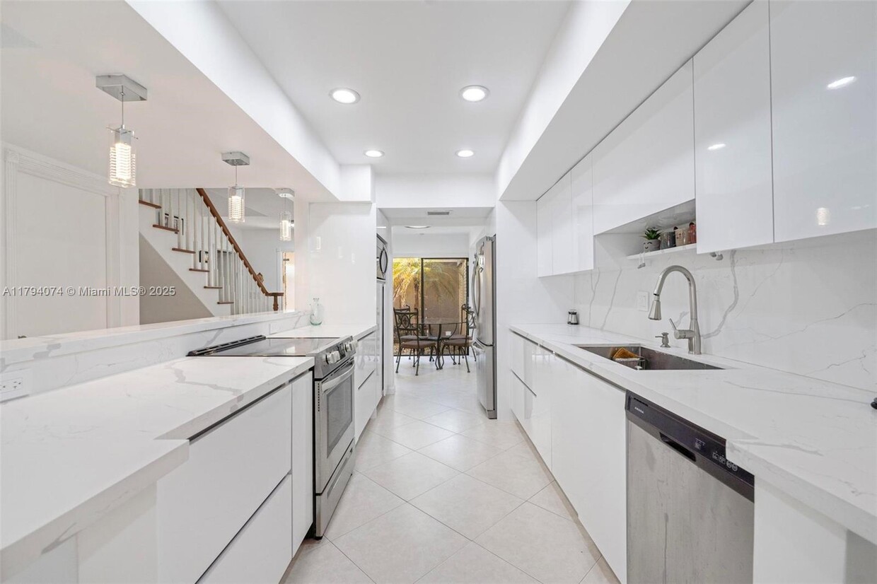 Foto principal - 2305 St Andrews Rd