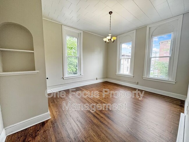 Building Photo - 307 N Vesper St