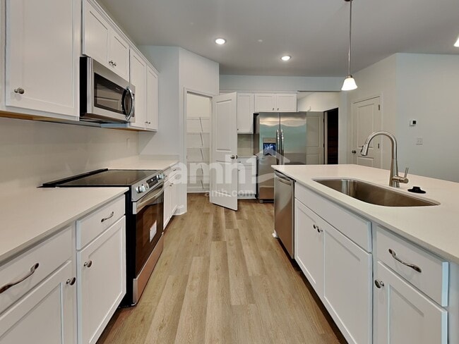 Building Photo - 4772 McDade Lane