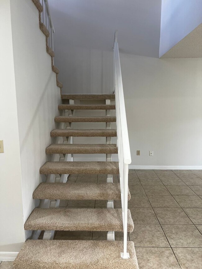 Foto del edificio - SANDPOINTE TOWNHOMES