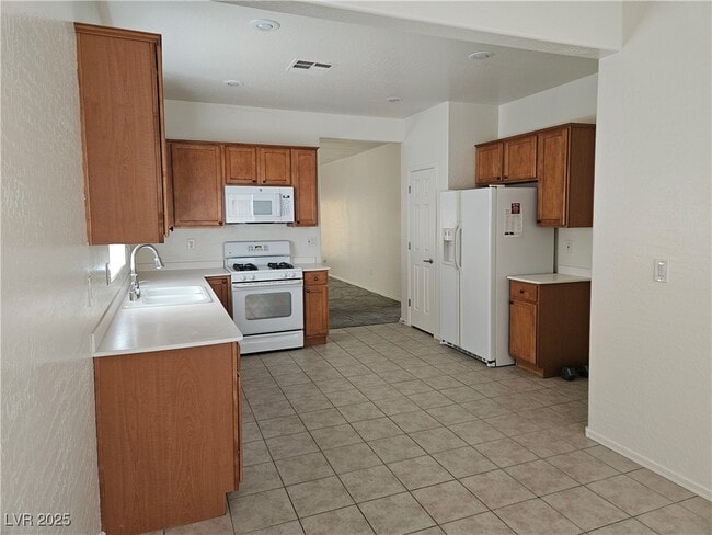 Foto del edificio - 7637 Fieldfare Dr